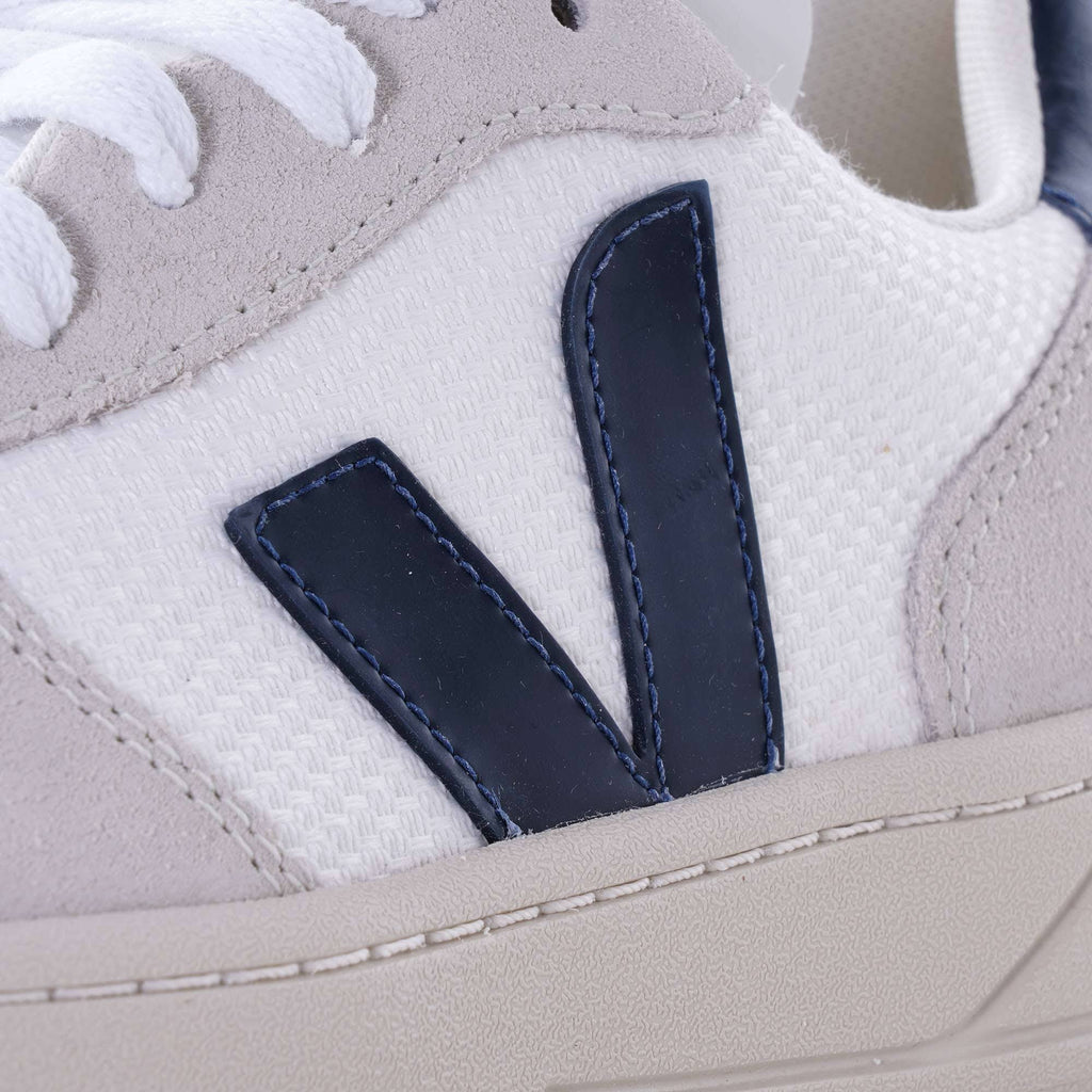 White Mesh Sneakers G264