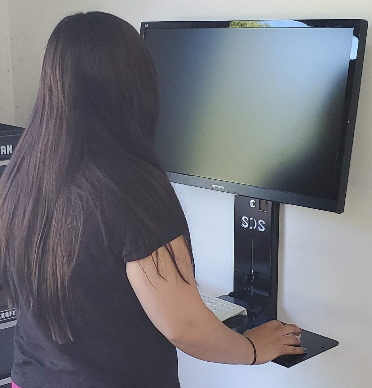 VESA 100mm Monitor and Keyboard Wall Mount I803