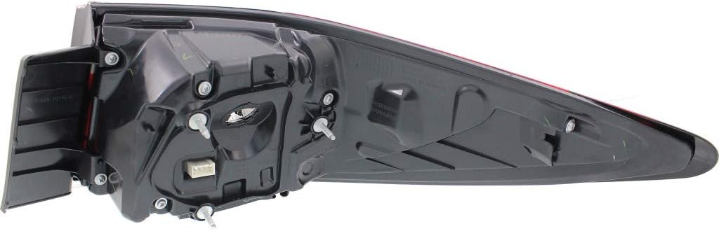 Tail Light Assembly Driver Side Outer D70467