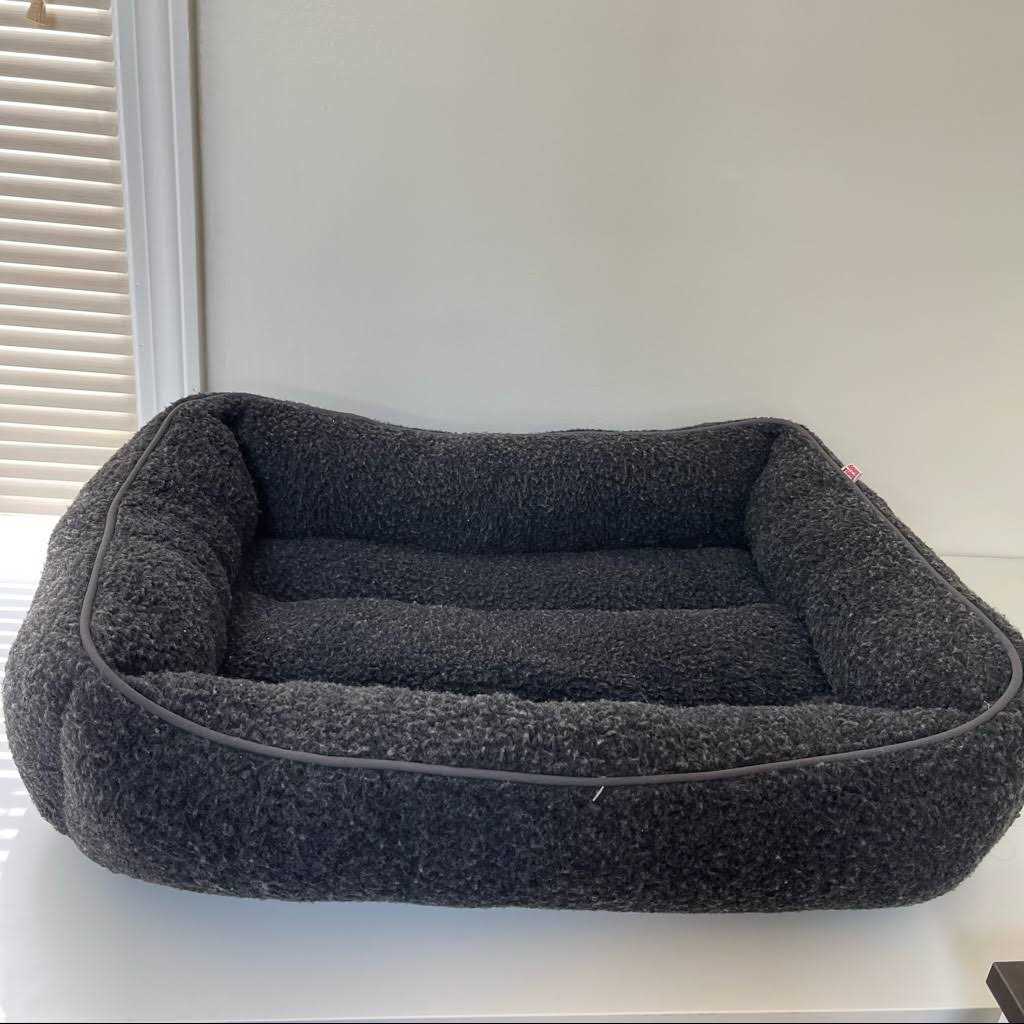 Modern Cuddler Dog Bed F765